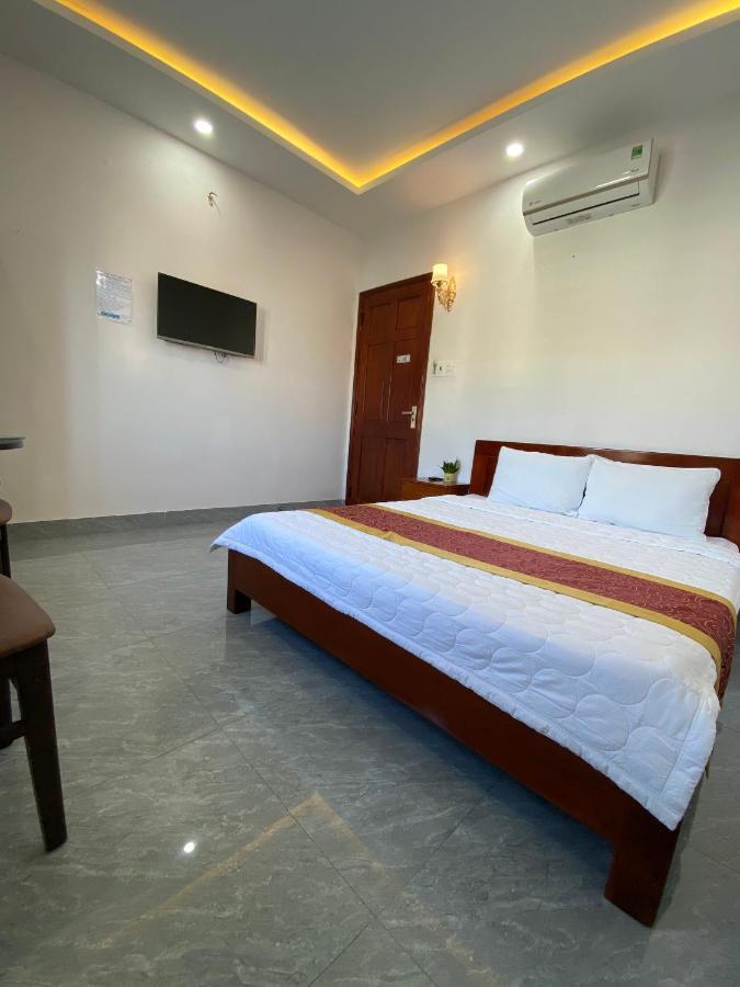 Phu Xuan Hotel Куи Нхон Екстериор снимка