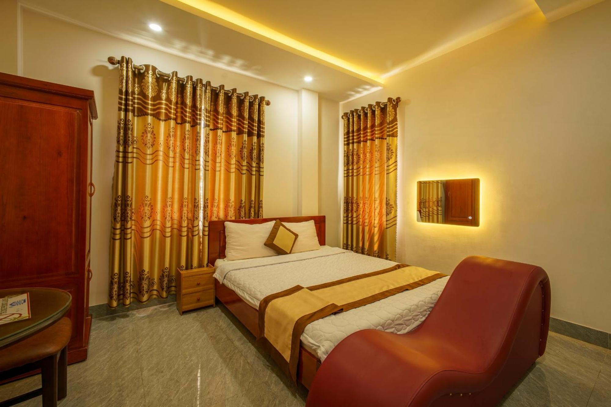 Phu Xuan Hotel Куи Нхон Екстериор снимка