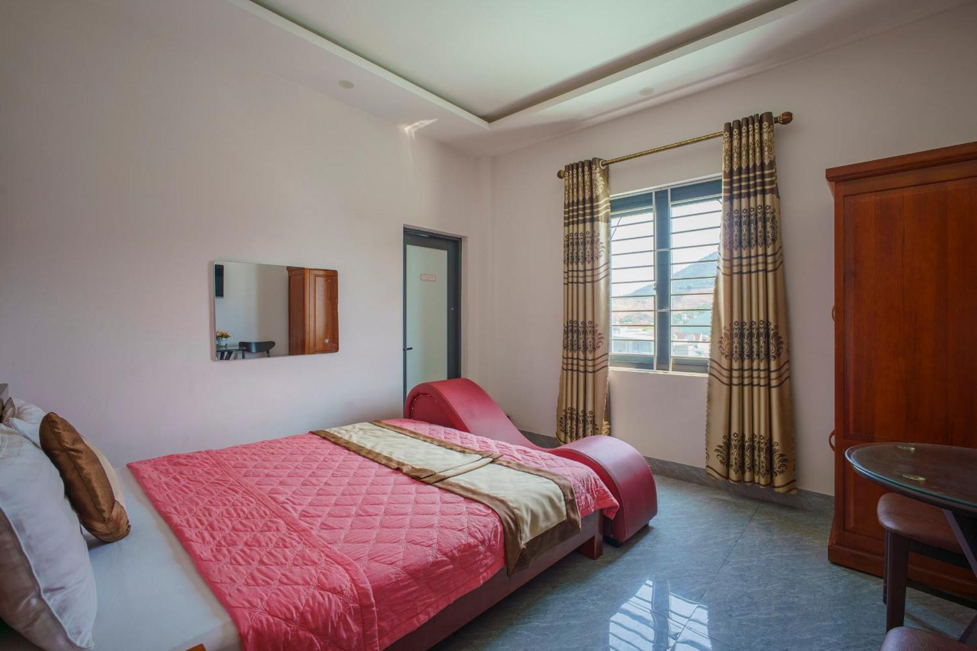 Phu Xuan Hotel Куи Нхон Екстериор снимка