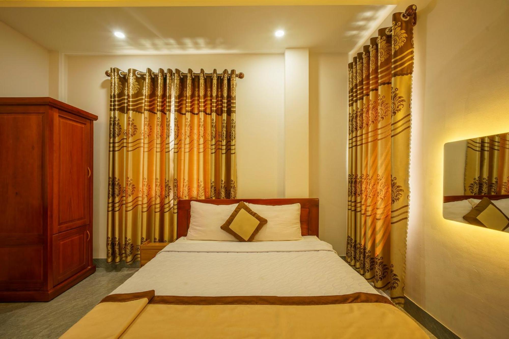 Phu Xuan Hotel Куи Нхон Екстериор снимка